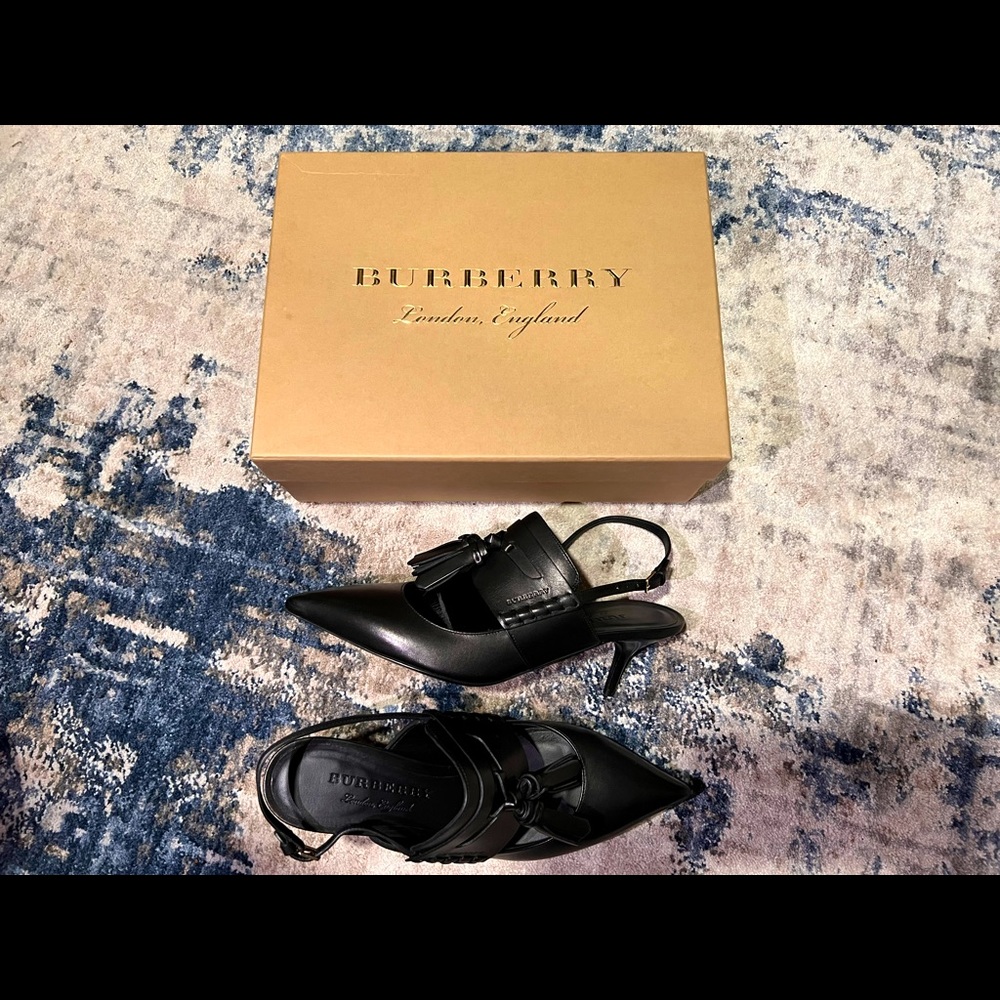 8 1/2 , never worn !